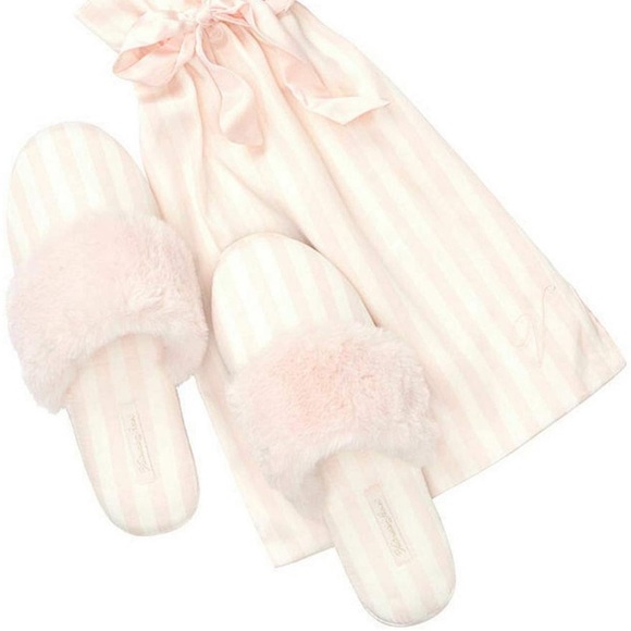 Victoria Secret satin sleep on shoes pink with faux fur - Picture 1 of 4